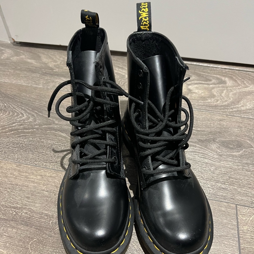 1460 WOMEN'S NAPPA LEATHER LACE UP BOOTS